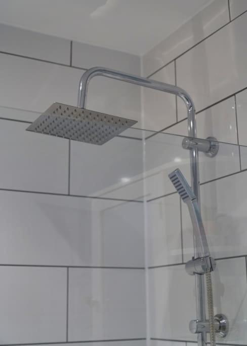 Stunning Luxury 2 Bed Apartment With En-Suite In Wokingham City Centre Bagian luar foto